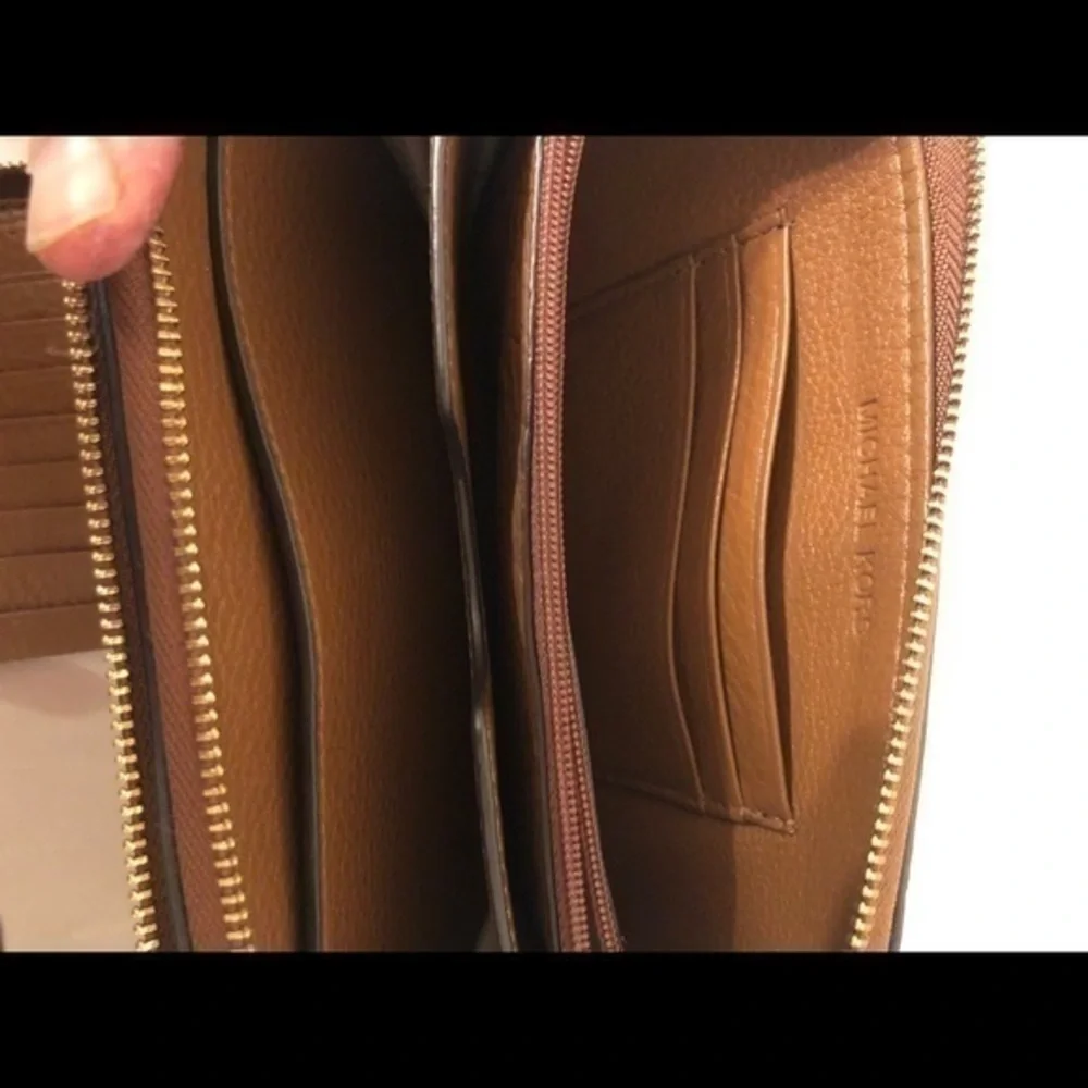 Michael kors brown leather wristlet wallet